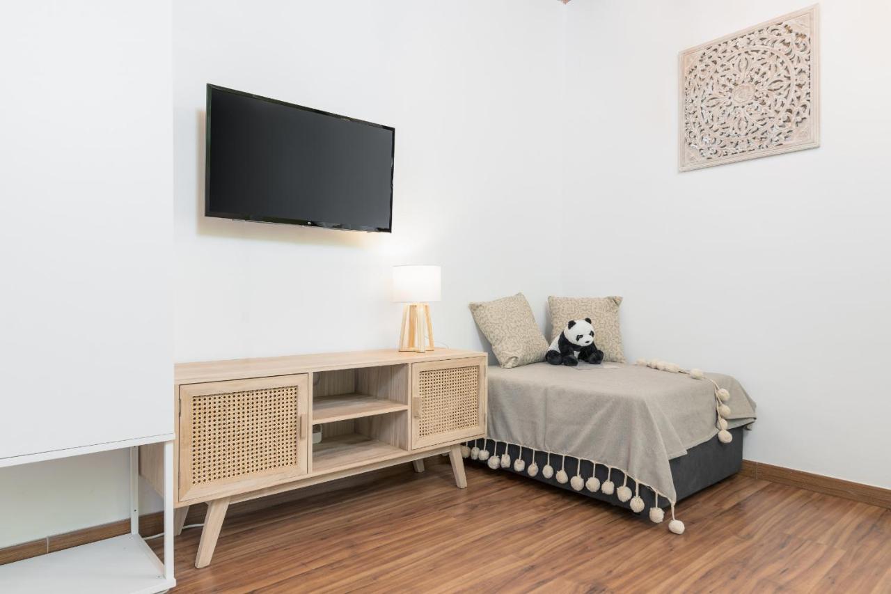 Suite Homes Alice Valentin Malaga Bagian luar foto