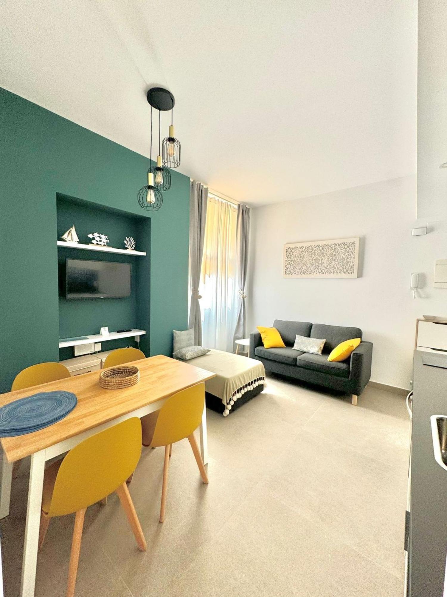Suite Homes Alice Valentin Malaga Bagian luar foto